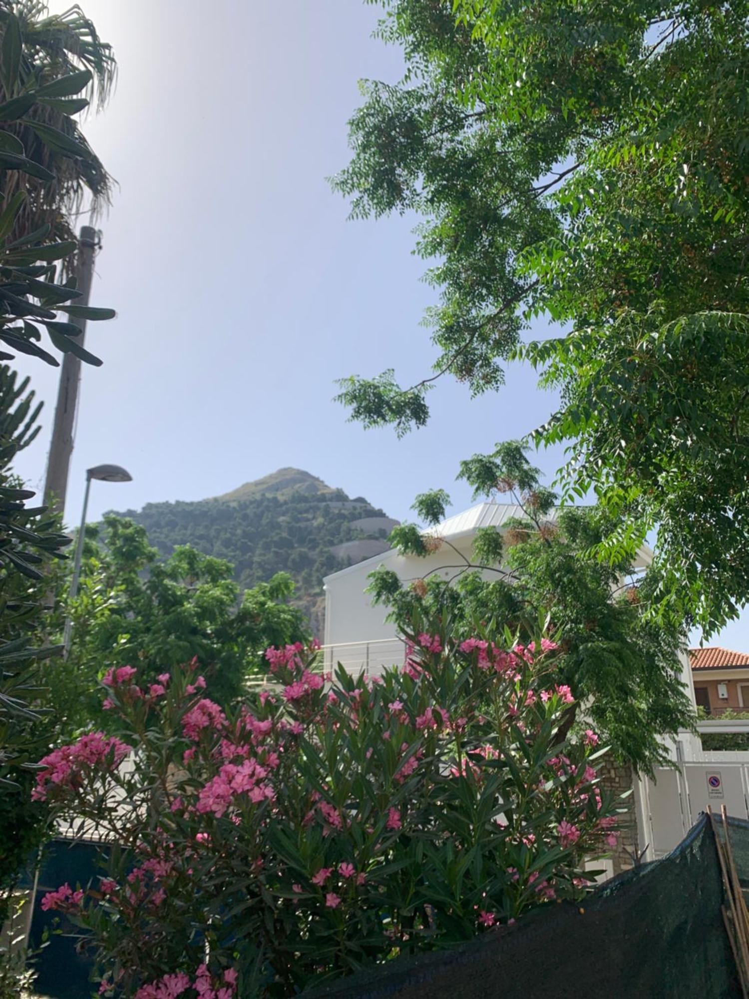 La Dolce Vita Mondello - Villa In Palermo Eksteriør billede